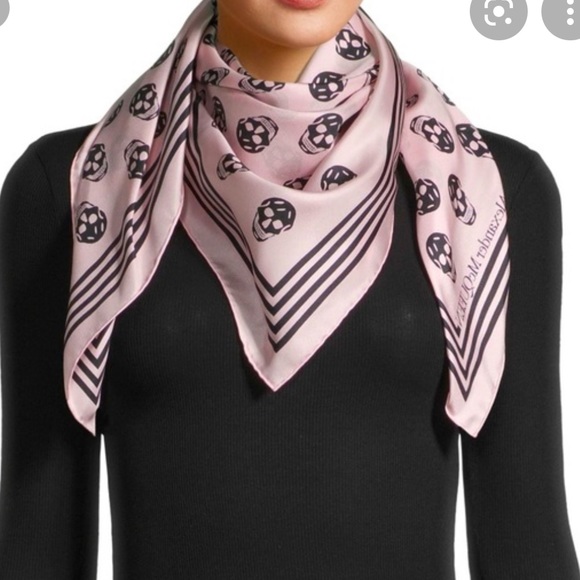 Alexander McQueen Accessories - 💥SALE💥BNWT ALEXANDER MCQUEEN 💯 Silk Scarf🌸